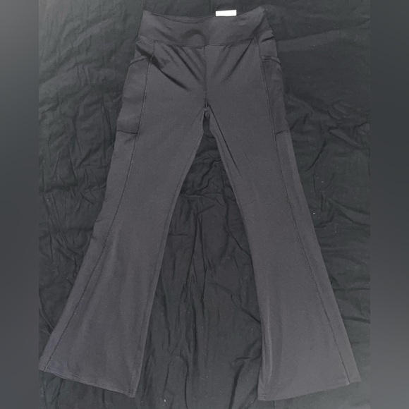 Women SO size Large high rise flare legging NWT - Picture 1 of 4